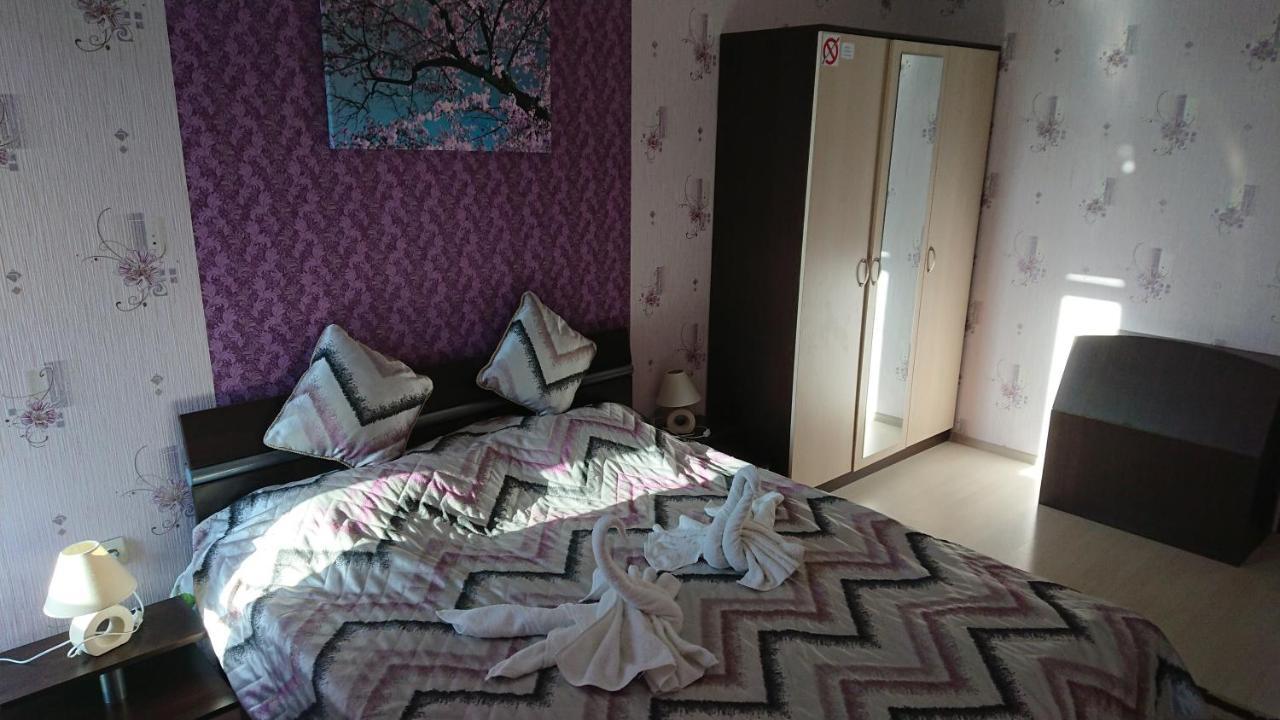 Sianie: Beachfront Apartment in Sunny Beach Center Exterior photo