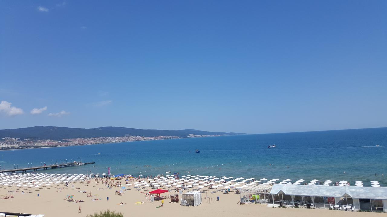 Sianie: Beachfront Apartment in Sunny Beach Center Exterior photo
